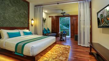 Landmark Double Room | Premium bedding, minibar, in-room safe, desk