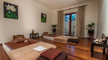 Couples treatment rooms, body treatments, aromatherapy, body wraps