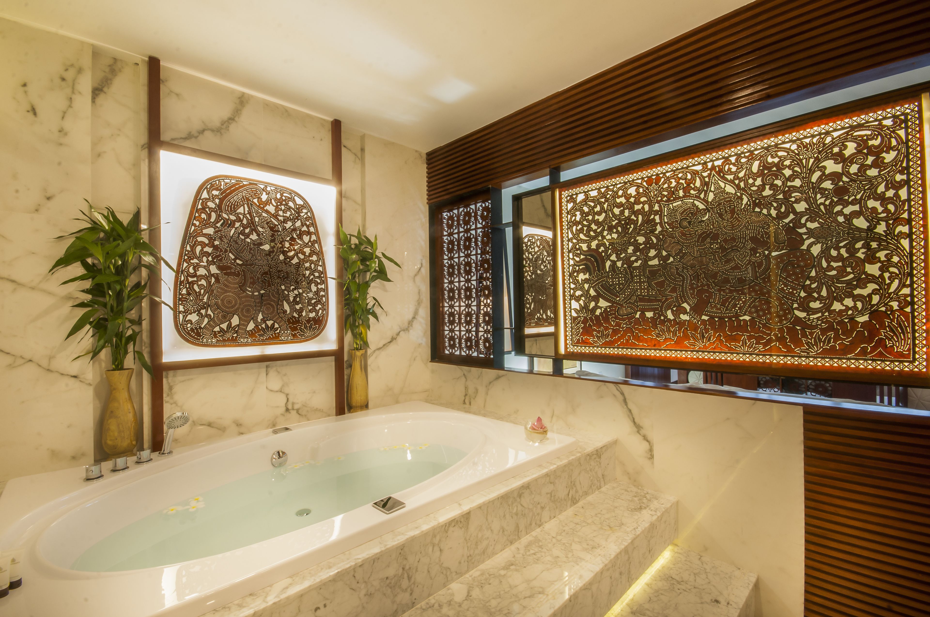 lotus suite | jetted bathtub