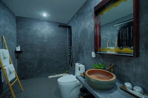 Douche, articles de toilette gratuits, serviettes fournies