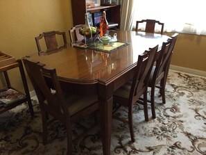 Dining - The Evergreen B&B (Braddon)