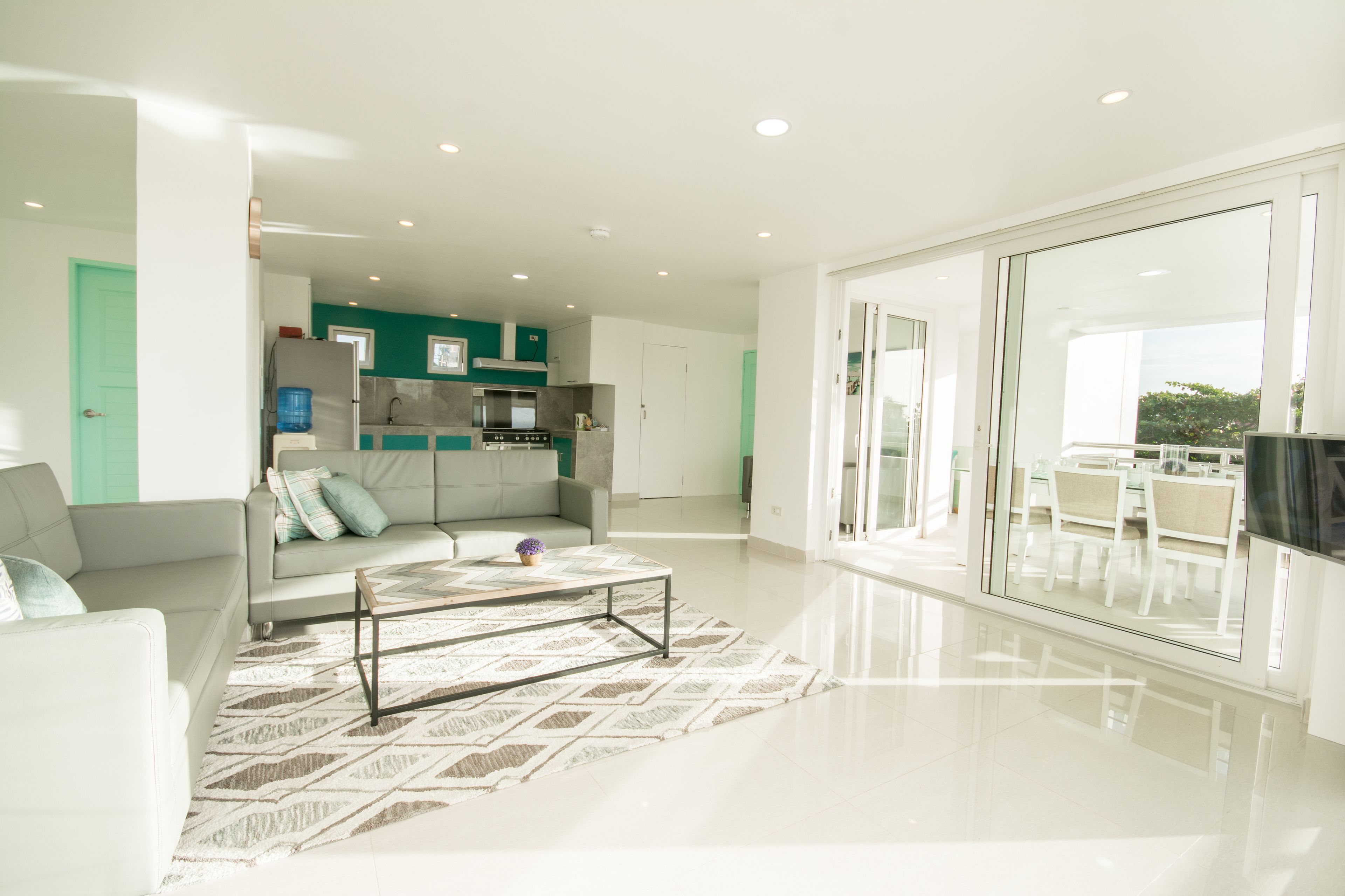 penthouse, 2 bedrooms, kitchen | living room | plasma tv