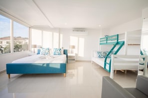 Minibar, in-room safe, desk, blackout curtains - Indila Boracay (Boracay Island)