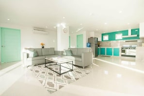 Plasma TV - Indila Boracay (Boracay Island)