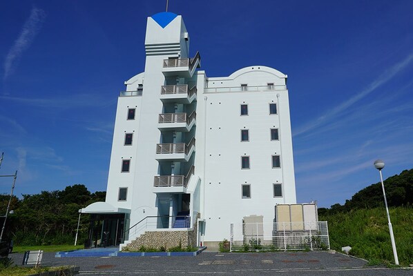 Front of property - Tobi Hostel and Apartments (Shima)