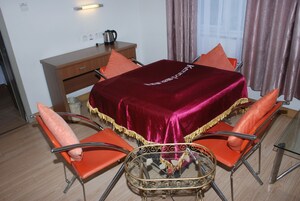 Desk, blackout drapes, free WiFi