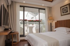 Kamar Double Deluks | Minibar dan didekorasi berbeda-beda