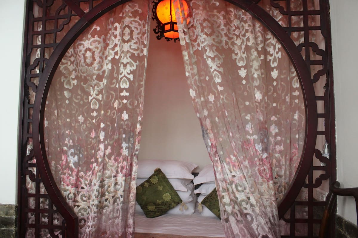 Romantic Room, 1 Queen Bed, Terrace | Premium bedding, individually decorated, individually furnished, desk