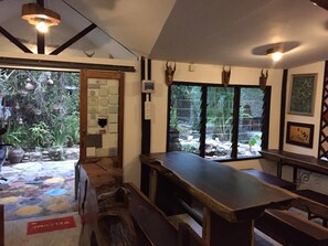 Interior entrance - Aquarius Inn Inle Lake (Nyaungshwe)