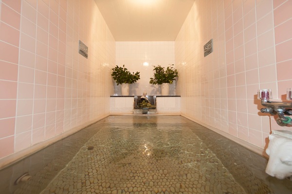 Japanese Western Style Twin Room, Shared Bathroom, Non-Smoking | Bathroom | Hair dryer, slippers, towels
