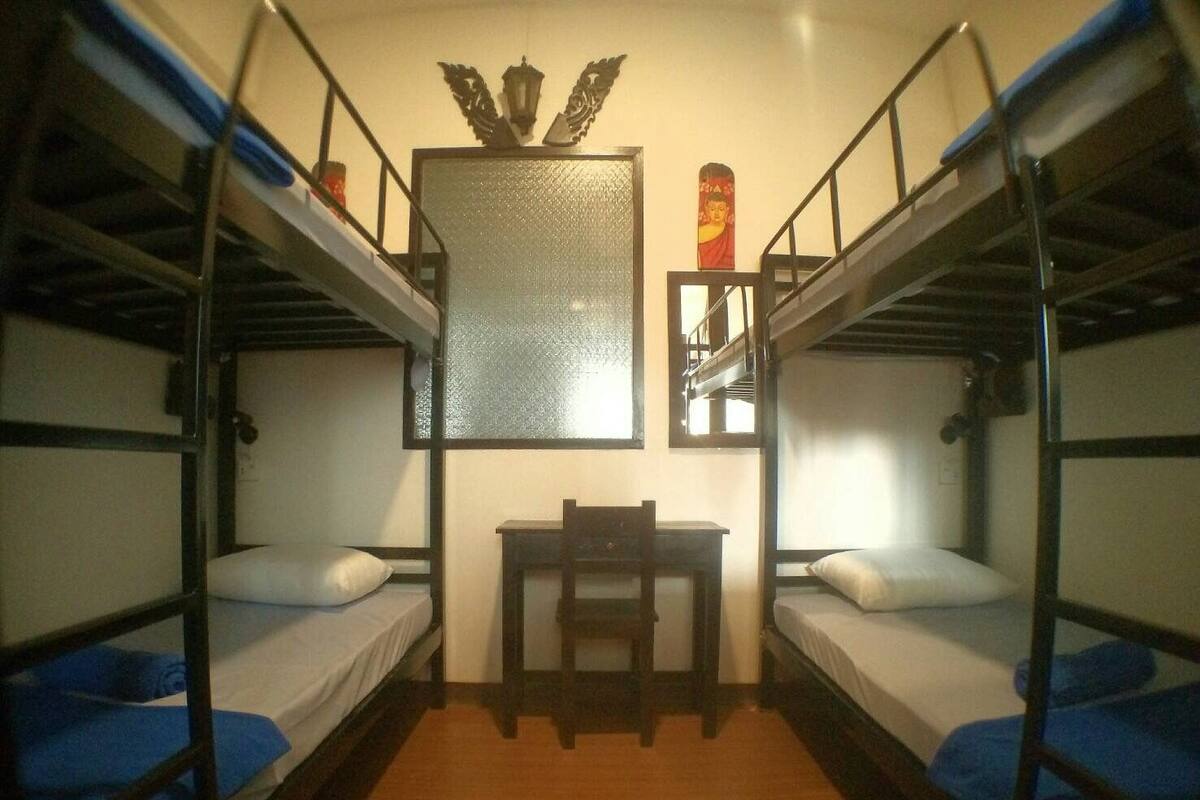 Family Room for 4 (Shared Bathroom)