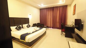 Minibar, in-room safe, desk, soundproofing