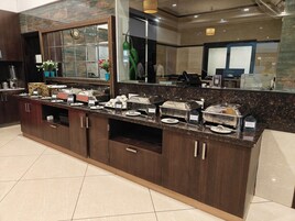 매일 주문 요리 아침 식사(1인당 INR 350)