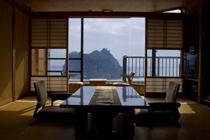 Habitación de estilo japonés, para no fumadores, vista al océano (Deluxe Japanese Style) | Vista a la playa o el mar