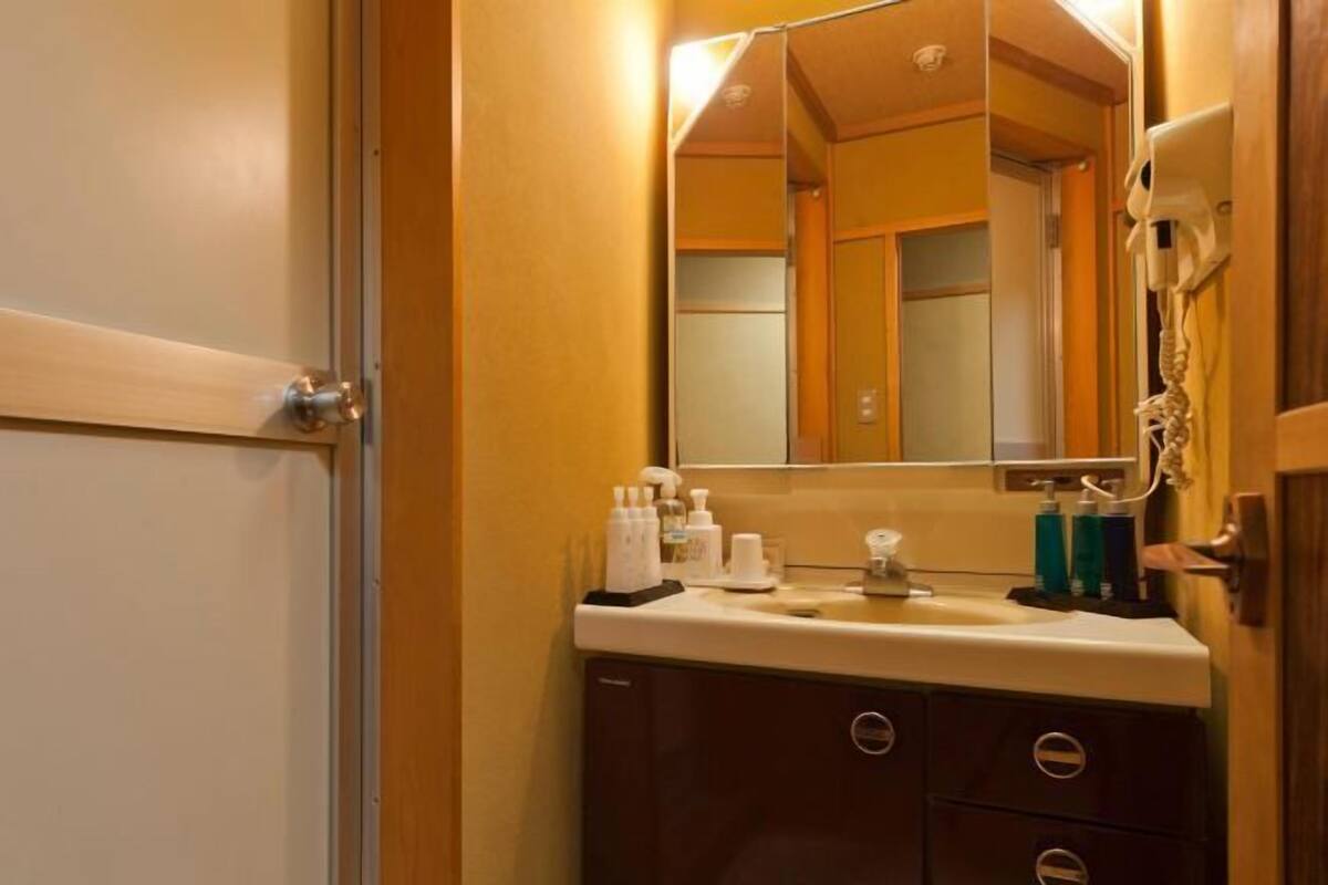 Baño | Ducha y bañera combinadas y bañera profunda