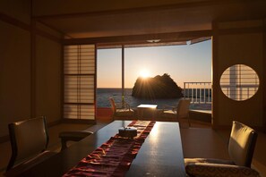 Junior Suite Japanese-Style Room | Down comforters, minibar, in-room safe, soundproofing - Umibenokakureyu Seiryu (Nishiizu)