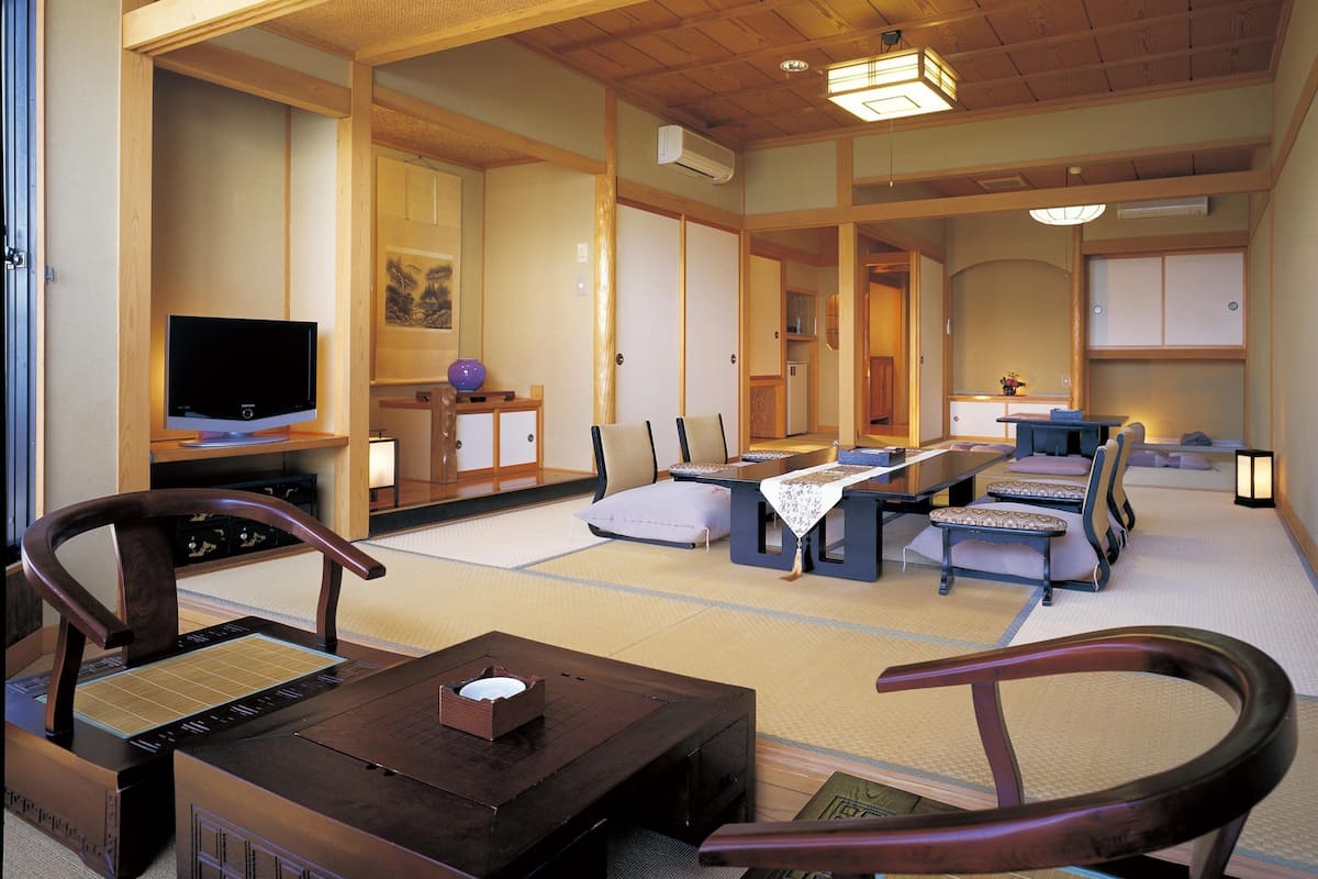 Deluxe Japanese-Style Room | Down comforters, minibar, in-room safe, soundproofing