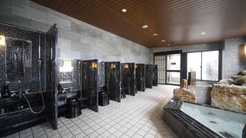 Indoor spa tub