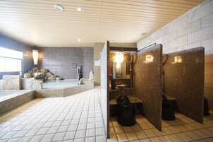Indoor spa tub