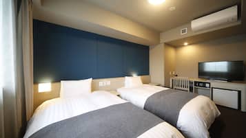 In-room safe, soundproofing, free WiFi, bed sheets