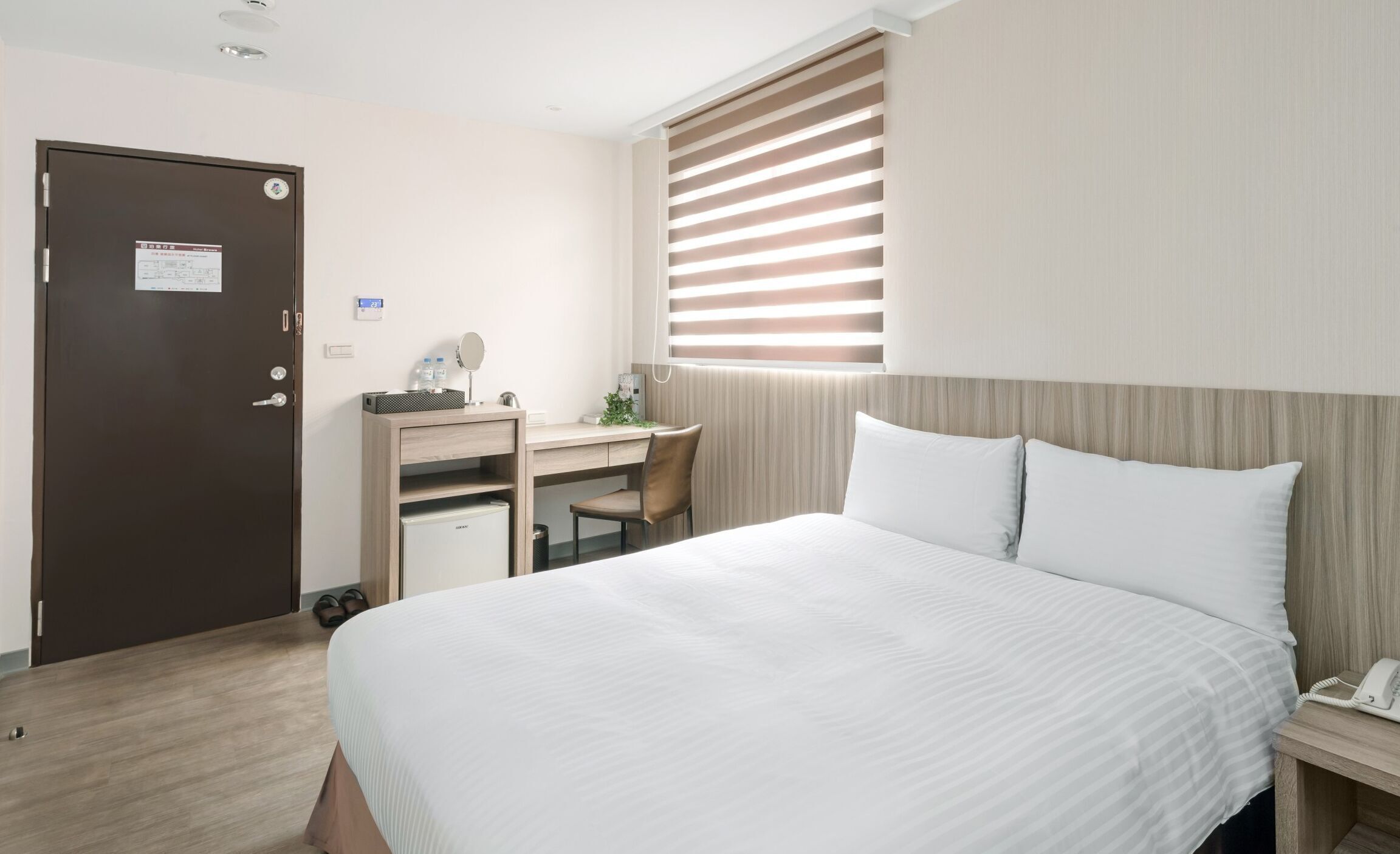 Desk, blackout curtains, free WiFi, wheelchair access