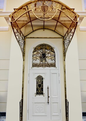 Front of property - Pletnevskiy Inn Hotel (Kharkiv)