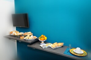 Buffet - B&B Le Porte Del Centro - 19082053C100164 (Palermo)