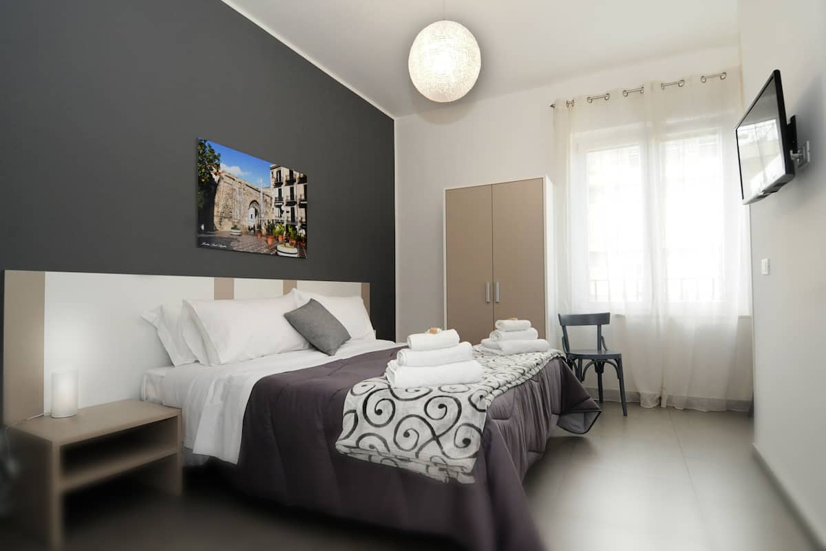 Quarto casal ou duplo | Frigobar, cofres nos quartos, escrivaninha, Wi-Fi de cortesia