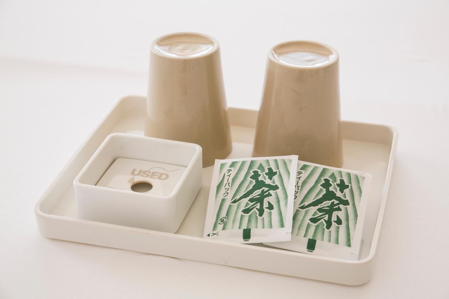 combined shower/bathtub, deep-soaking bathtub, free toiletries