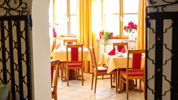 Petit déjeuner buffet servi tous les jours en supplément