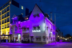 Fasade – kveld/natt