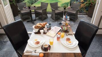 Daily continental breakfast for a fee