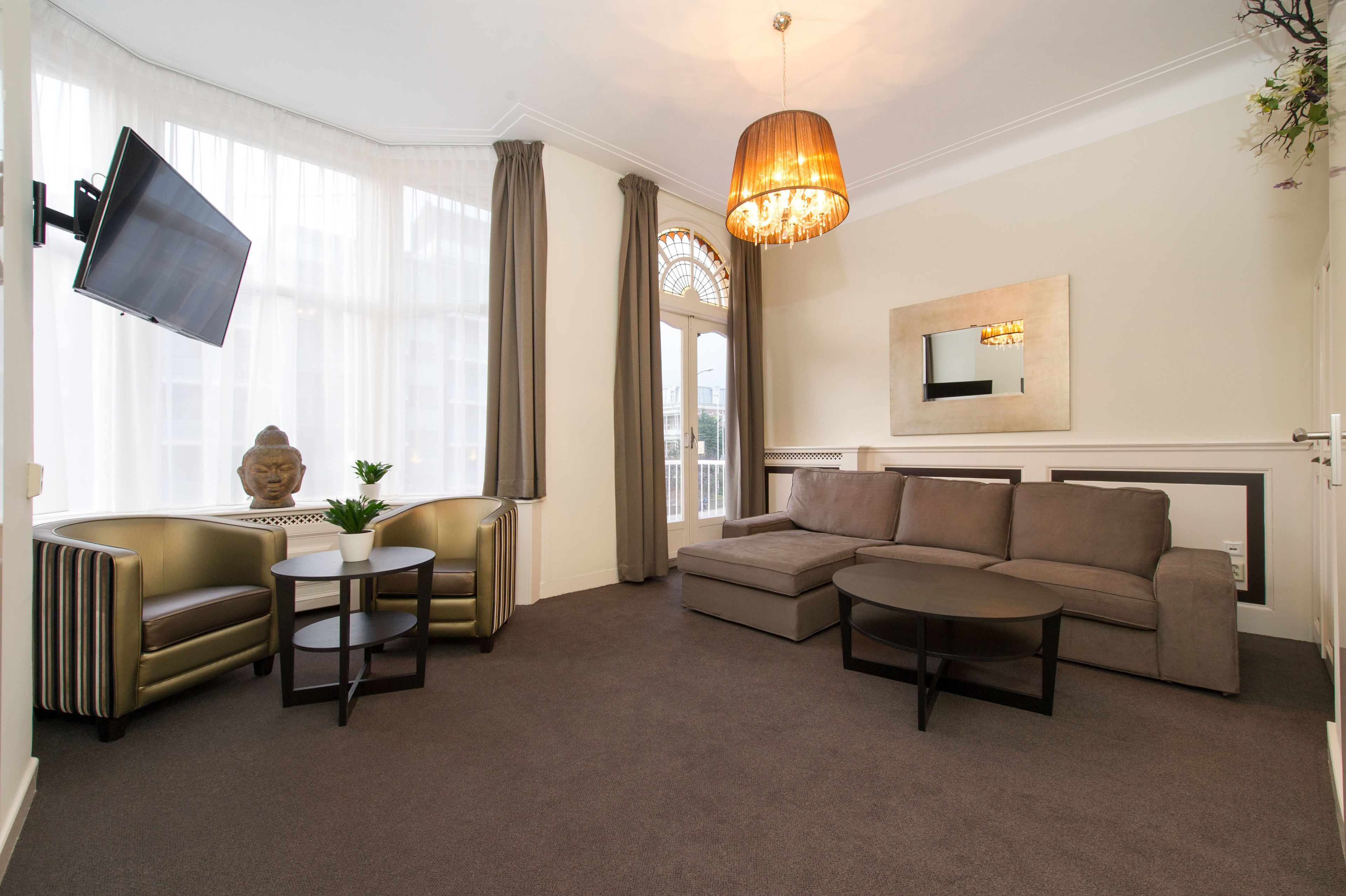 Suite, 1 queensize bed | Een kluis op de kamer, extra bedden, gratis wifi, beddengoed