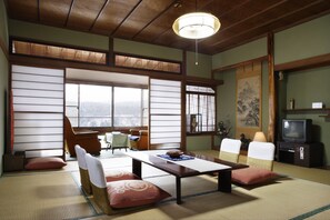 Minibar, desk, free WiFi, bed sheets - Kofukan (Myoko)