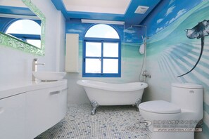Deluxe Double Room | Bathroom | Free toiletries, hair dryer, slippers, towels - Chiaohsi Mediterranean Spa B&B (Jiaoxi)