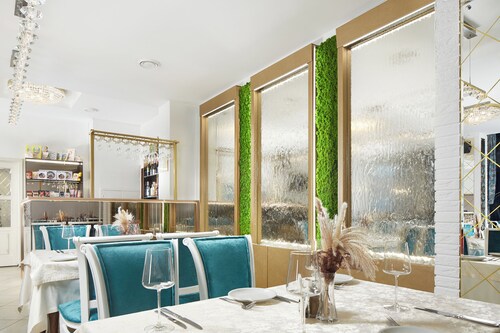 Victoria na Zamkovoy Hotel