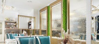 Victoria na Zamkovoy Hotel