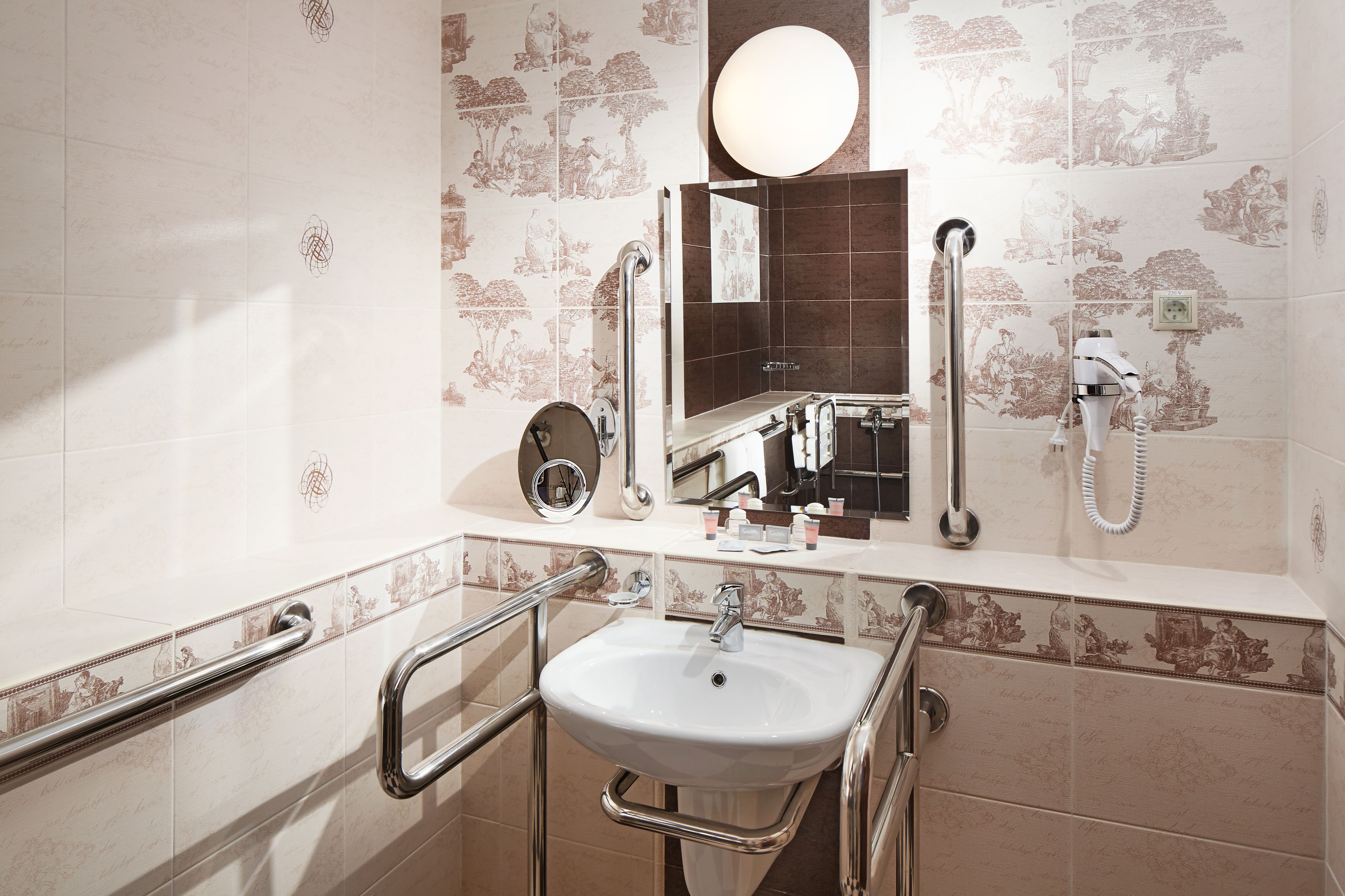 standard twin room, accessible | bathroom | free toiletries, hair dryer, towels