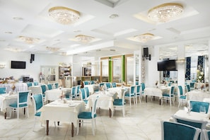 Local and international cuisine