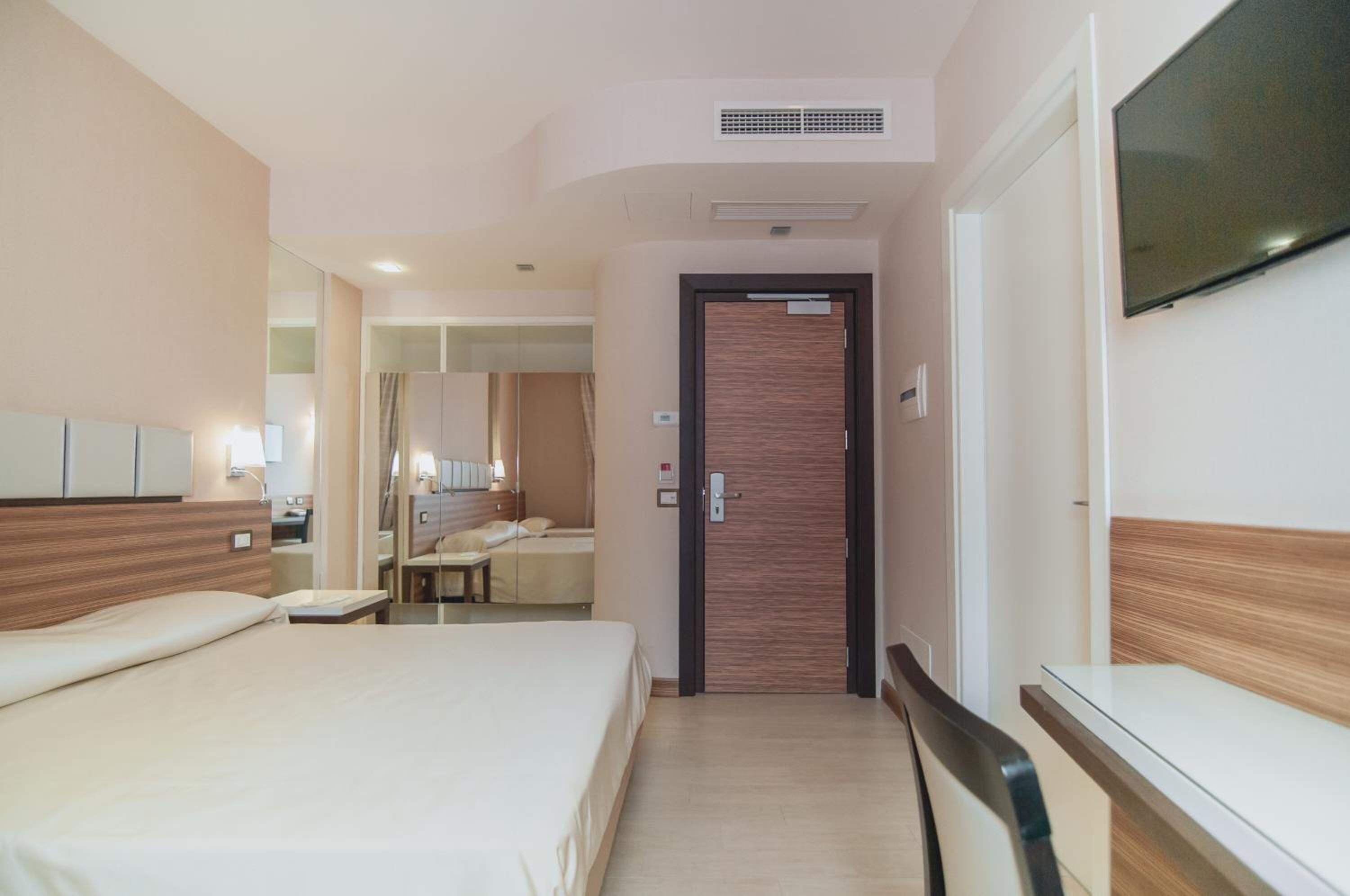 minibar, in-room safe, desk, blackout curtains