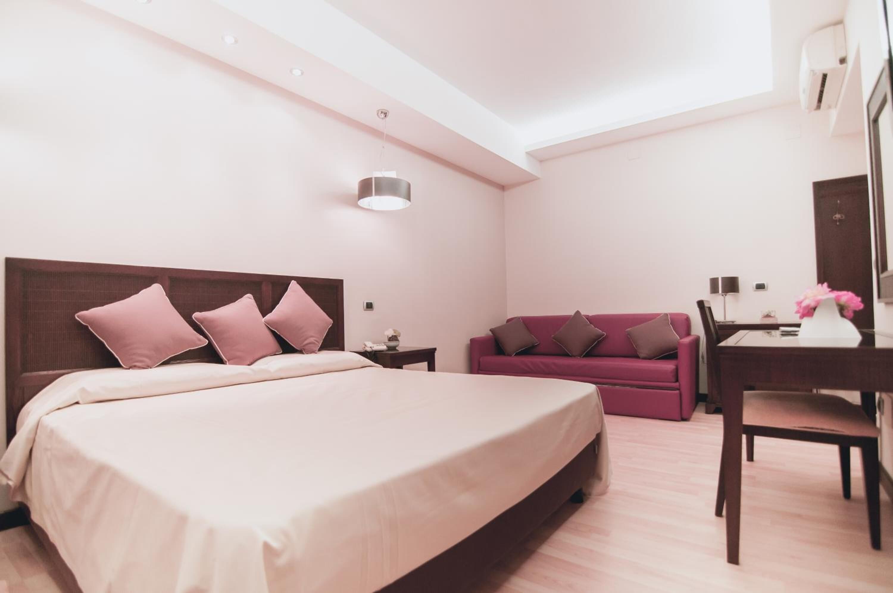 minibar, in-room safe, desk, blackout curtains