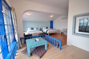Deluxe Quadruple Room | Blackout drapes, free WiFi - Greece Style Hotel (Hengchun)