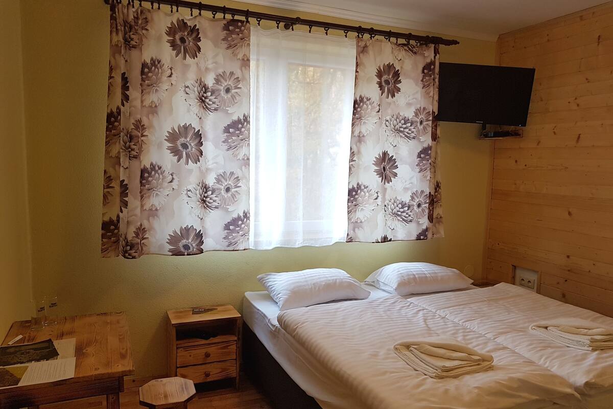 Desk, blackout curtains, free WiFi, bed sheets