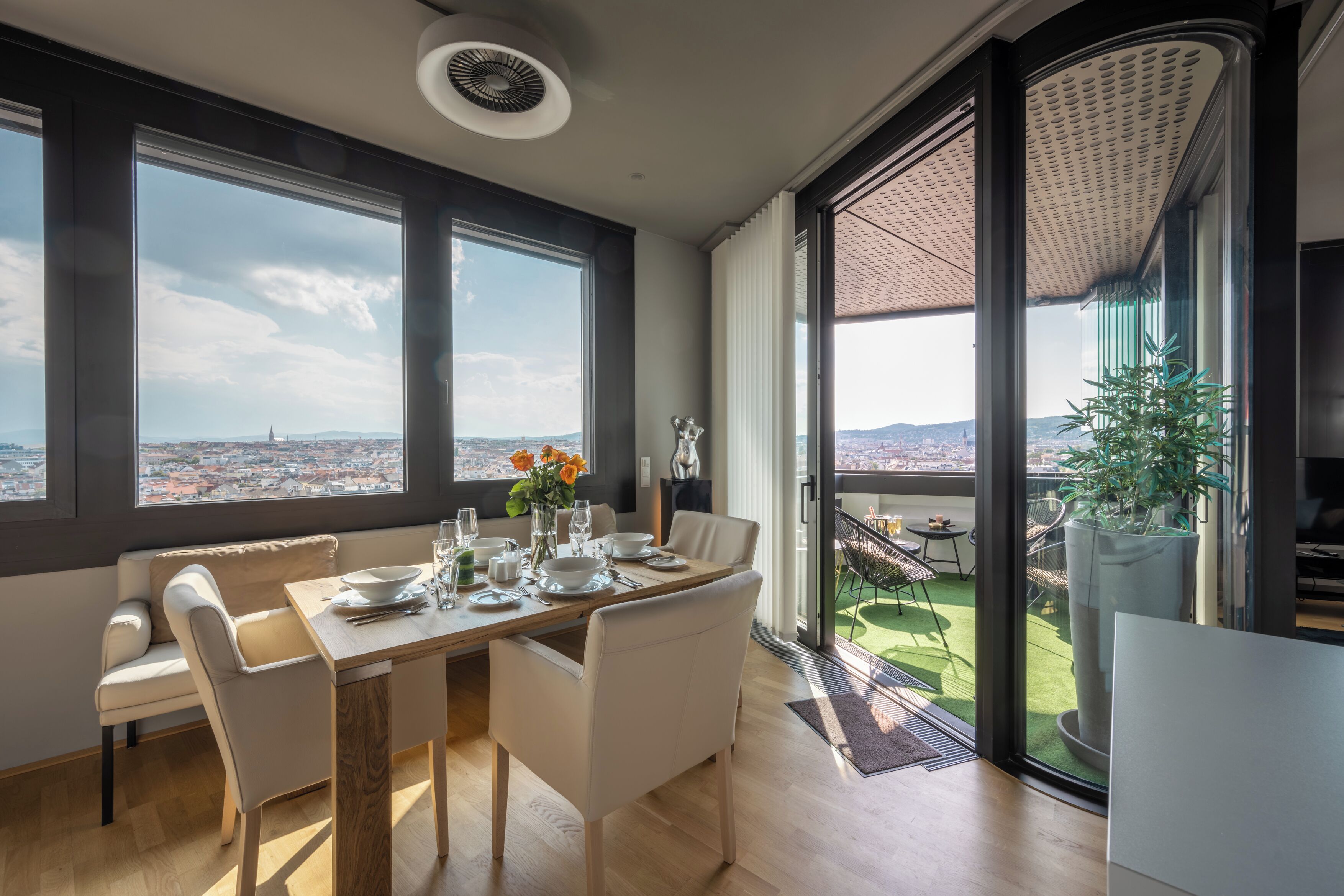 Black View, Rooftop Apartment | In-room dining