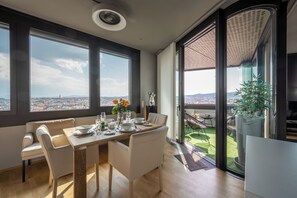 Penthouse Exclusif | Restauration dans la chambre