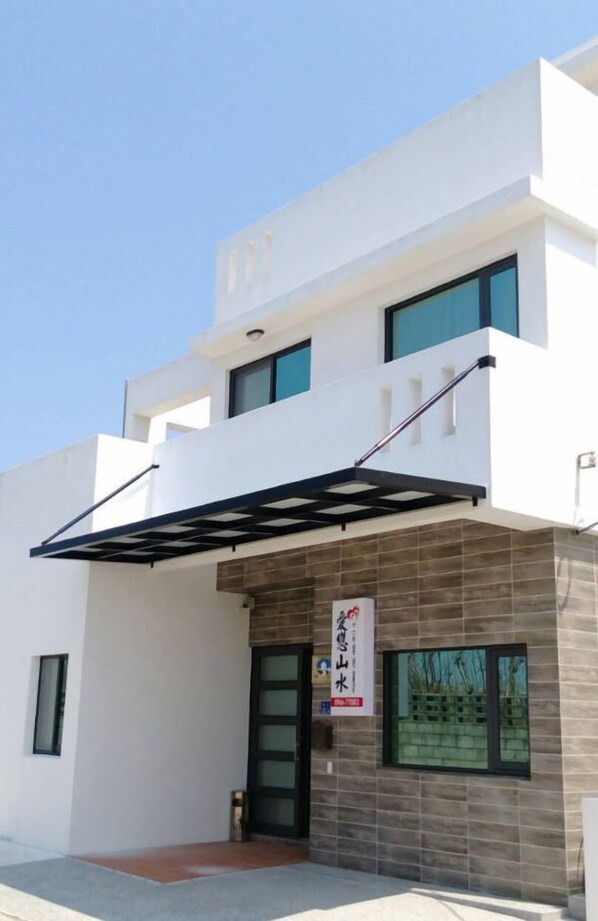 Fachada da propriedade