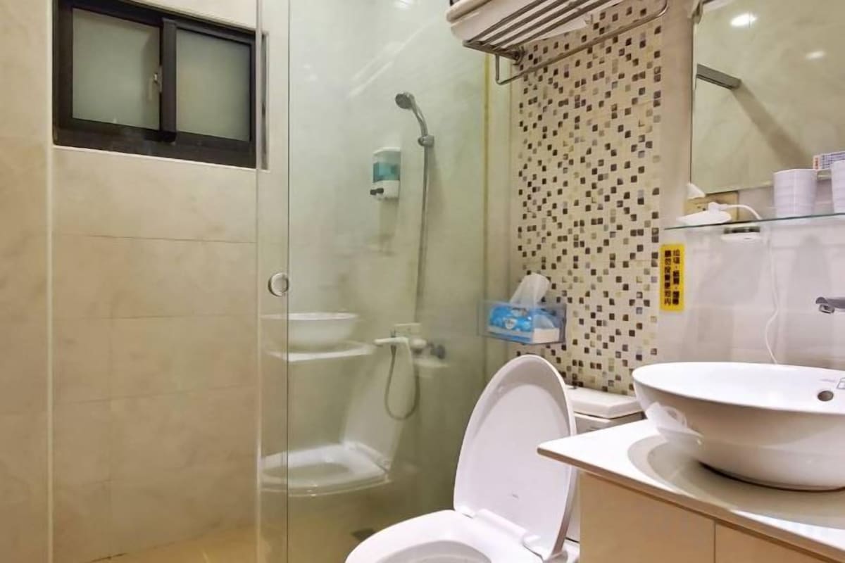 Bathroom | Free toiletries, hair dryer, slippers, bidet