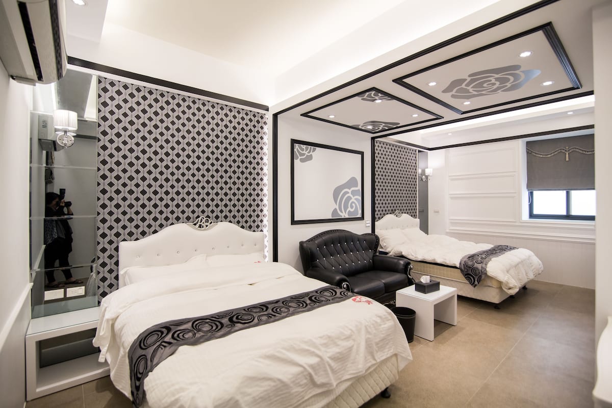 Design Quadruple Room, 2 Katil Ratu (Queen), Balcony | Peralatan tempat tidur premium, gebar bulu kapas, tilam berlapik