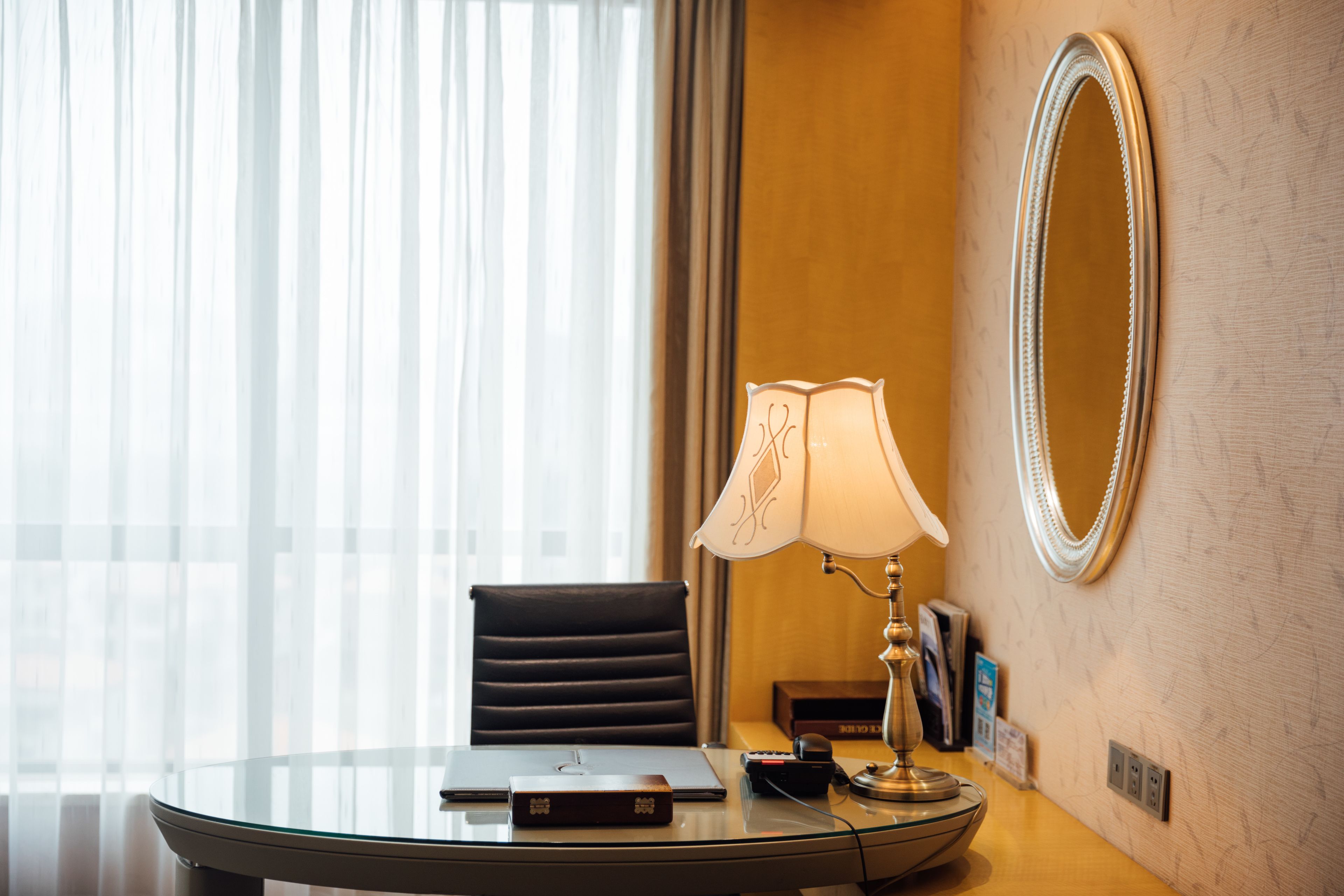 deluxe twin room with mountain view | minibar, in-room safe, desk, laptop workspace