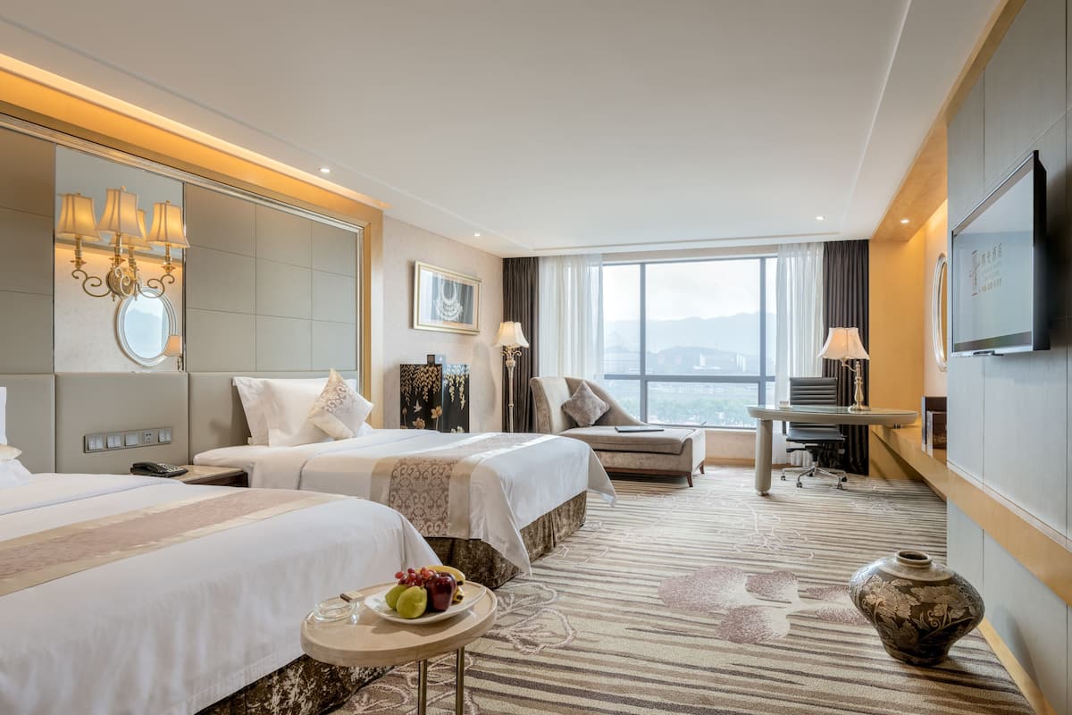 deluxe twin room with mountain view | minibar, in-room safe, desk, laptop workspace